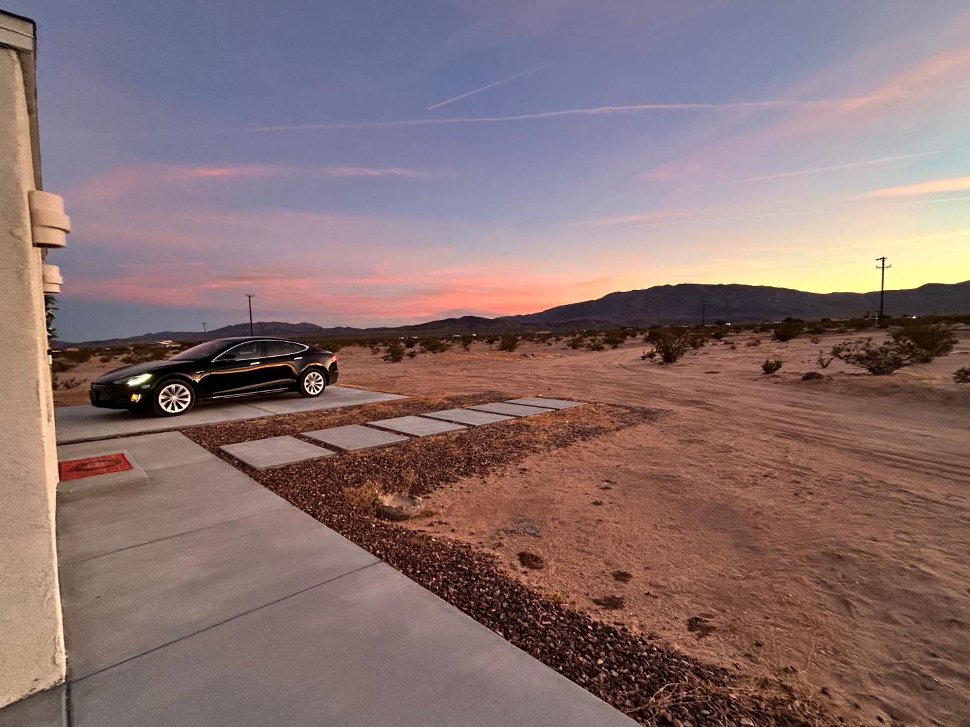 Serene Modern Home Backdoor With Great Wifi, Games, Movies, Patio Seating And Bbq Easy Access To North Joshua Tree National Park In 10 Minutes Twentynine Palms Exterior foto